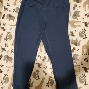MTA navy blue capris